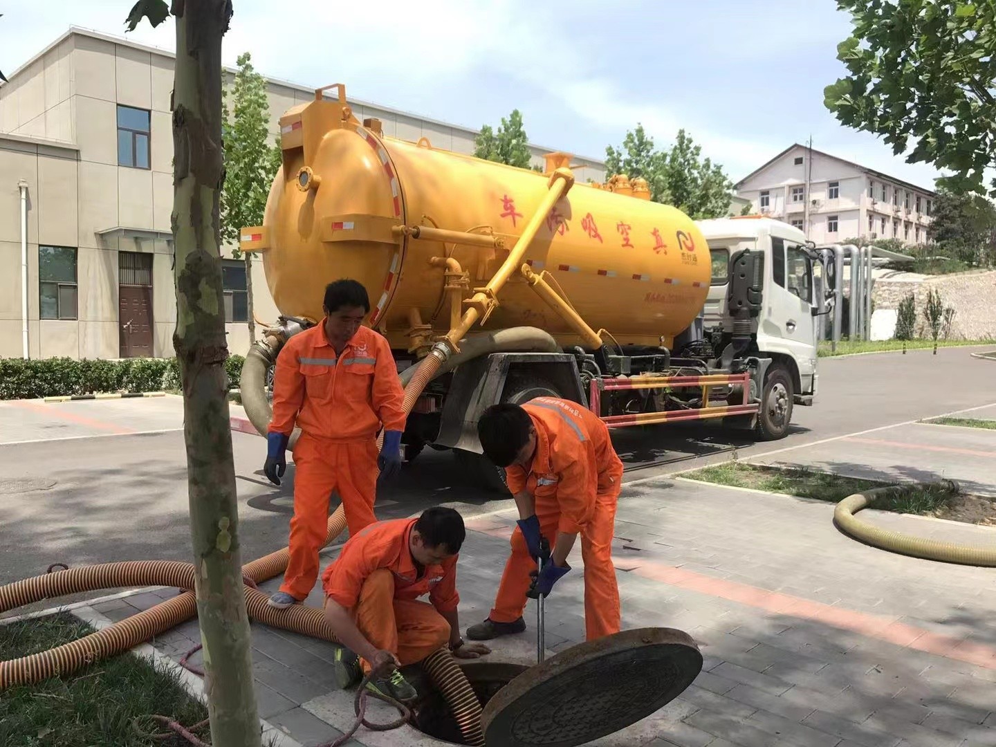 西峡化粪池清理与5-8吨吸粪车施工效率分析